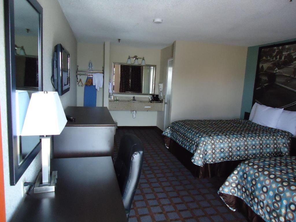 Super 8 Paducah Motel Room photo