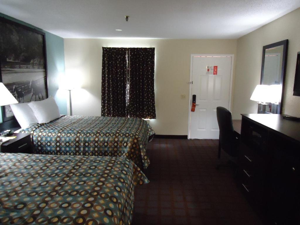 Super 8 Paducah Motel Room photo